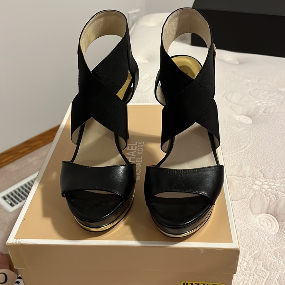 Michael Kors heels size 8